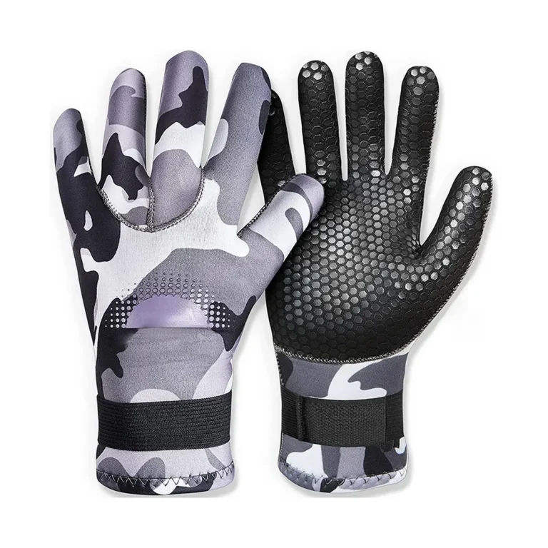 3mm Neoprene Dive Gloves - Grey Camo - front view